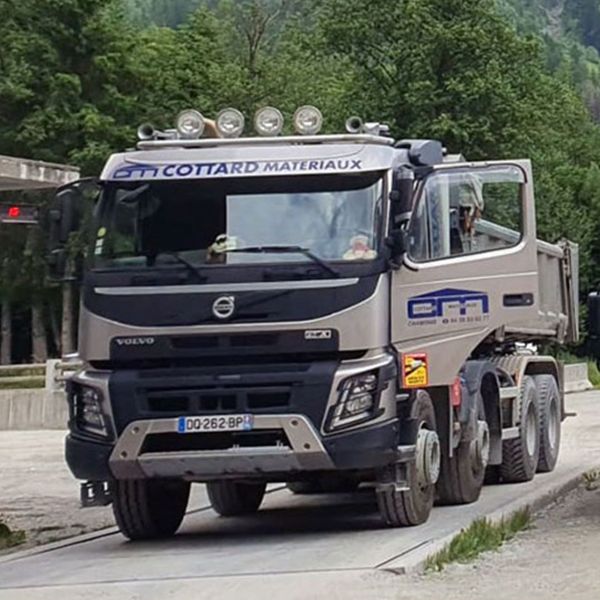 camion de livraison à chamonix