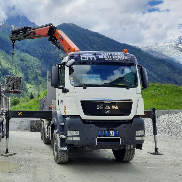 service livraison camion grue 9 tonnes